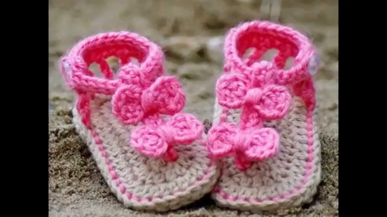 hipótesis Todo tipo de raspador Sandalias de crochet de bebé. Crochet baby sandals, crochet booties.  Alcrochet.com