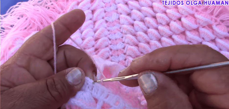 Contour microscope stone Poncho tejido en crochet para niña Alcrochet.com