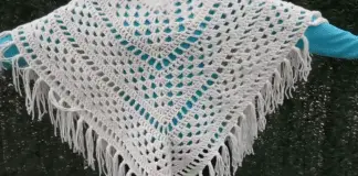 poncho con flecos a crochet